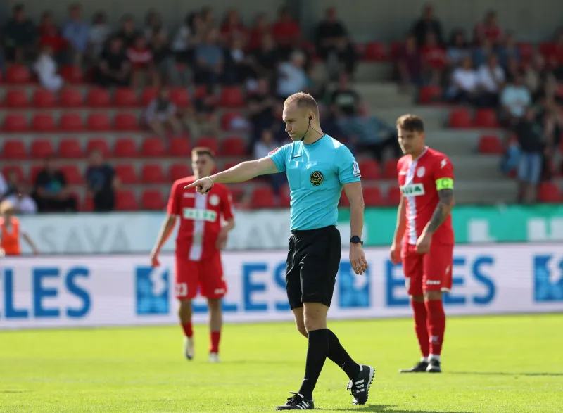 Sodniki MDNS Maribor na nogometni tekmi